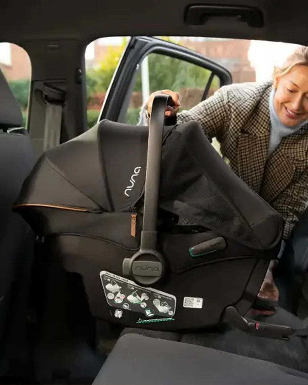 Nuna PIPA Urbn Baby Car Seat-Rear Facing-TUV Aircraft Certified-Integrated ISOFIX Connectors for Easy Installation-Ultra Lightweight-For 0M+ (Upto 13Kg)-Caviar