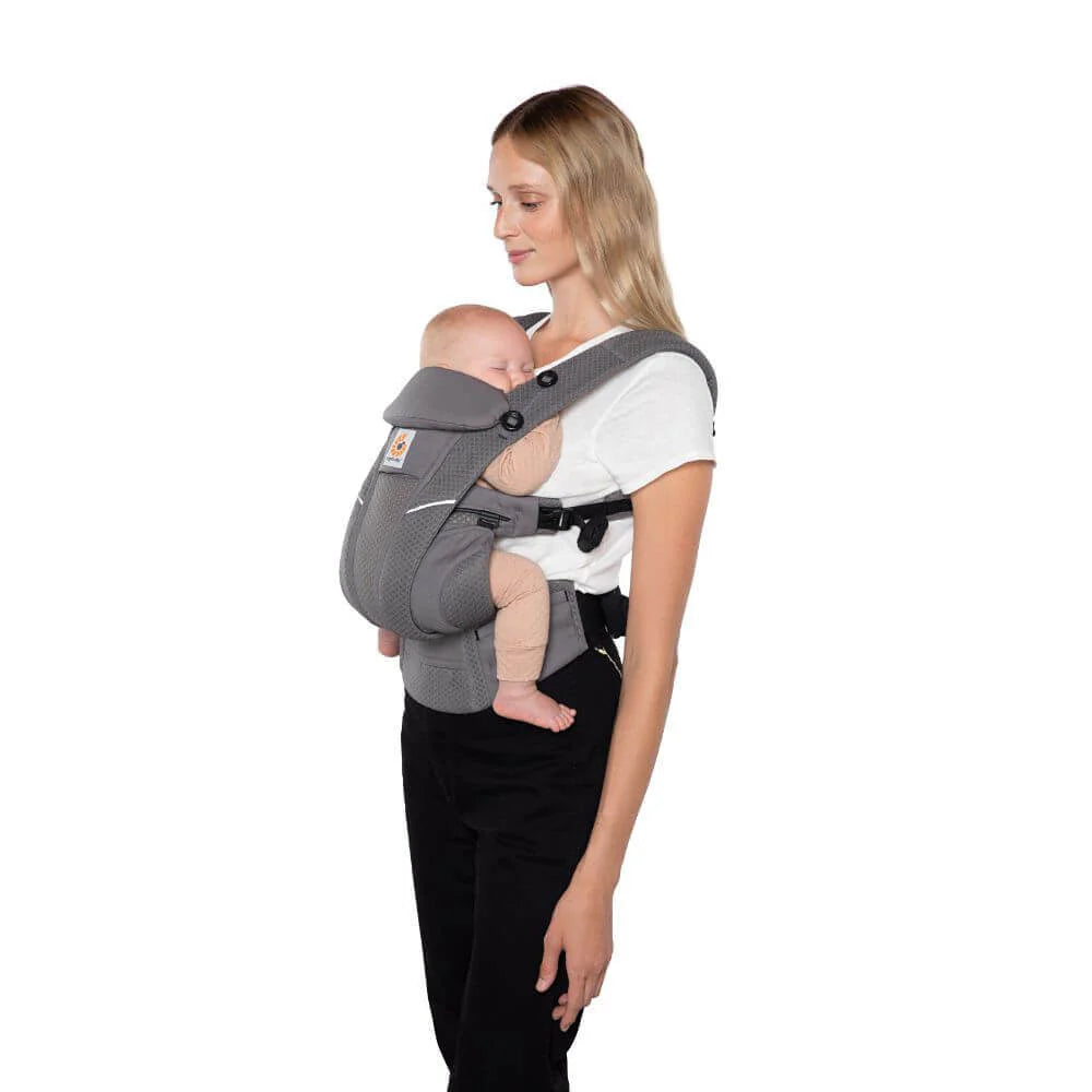 Ergobaby Omni Breeze Baby Carrier - Lightweight Newborn to Toddler Carrier with Breathable Soft Mesh, Enhanced Lumbar Support, Adjustable Waistbelt & Cross Straps, Privacy Hood, 4 Carry Positions, 3-20Kgs, Birth - 4 Years, Graphite Grey
