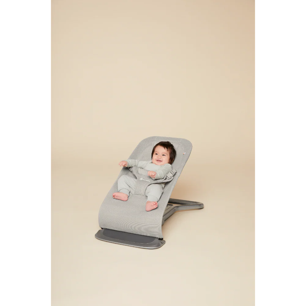 Ergobaby Evolve 3-in-1 Bouncer – Adjustable Multi-Position Baby Bouncer Seat with Newborn Insert, Head to Hip Support, Ergonomic & Lightweight Rocking Chair, Folds Flat for Easy Storage, From Newborn to Toddler, 2-13 Kgs, Birth - 2Years-LIGHT GREY