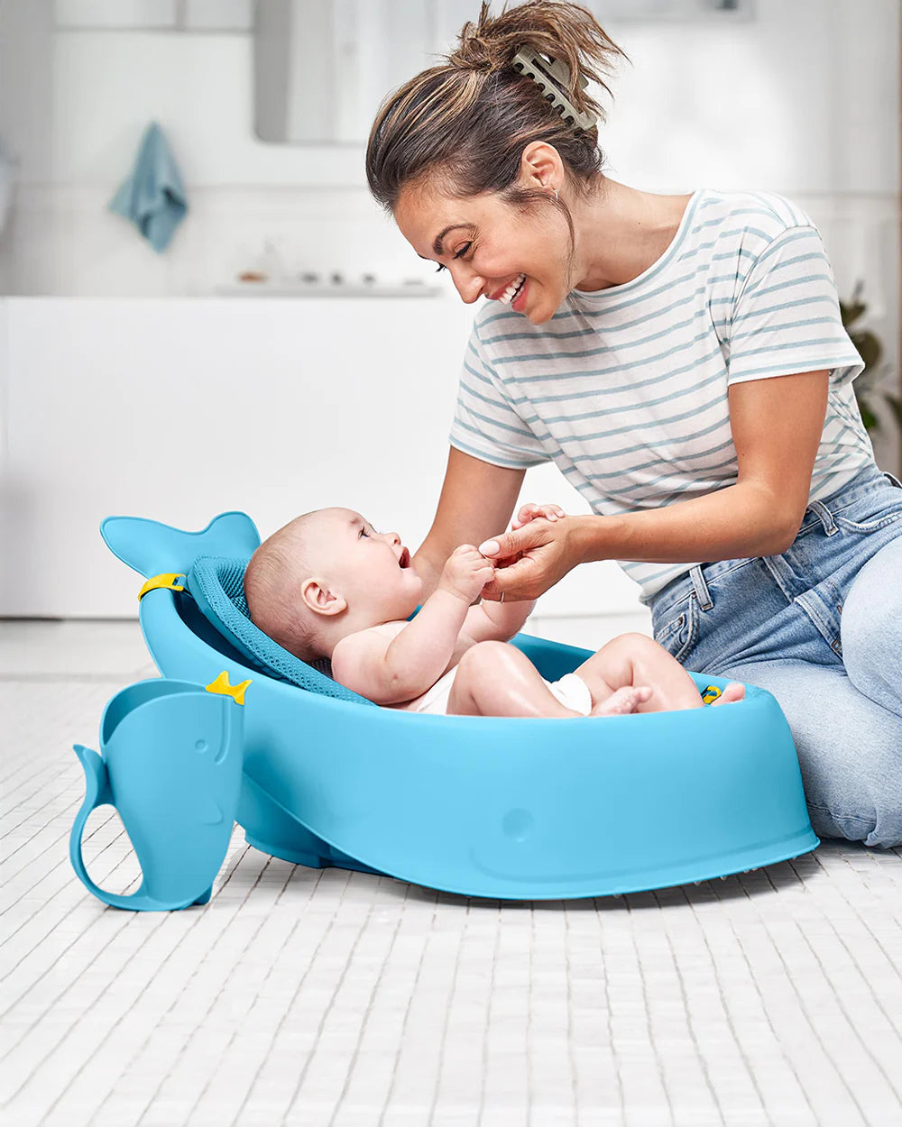 Skip Hop Moby Waterfall Baby Bath Rinser-Blue