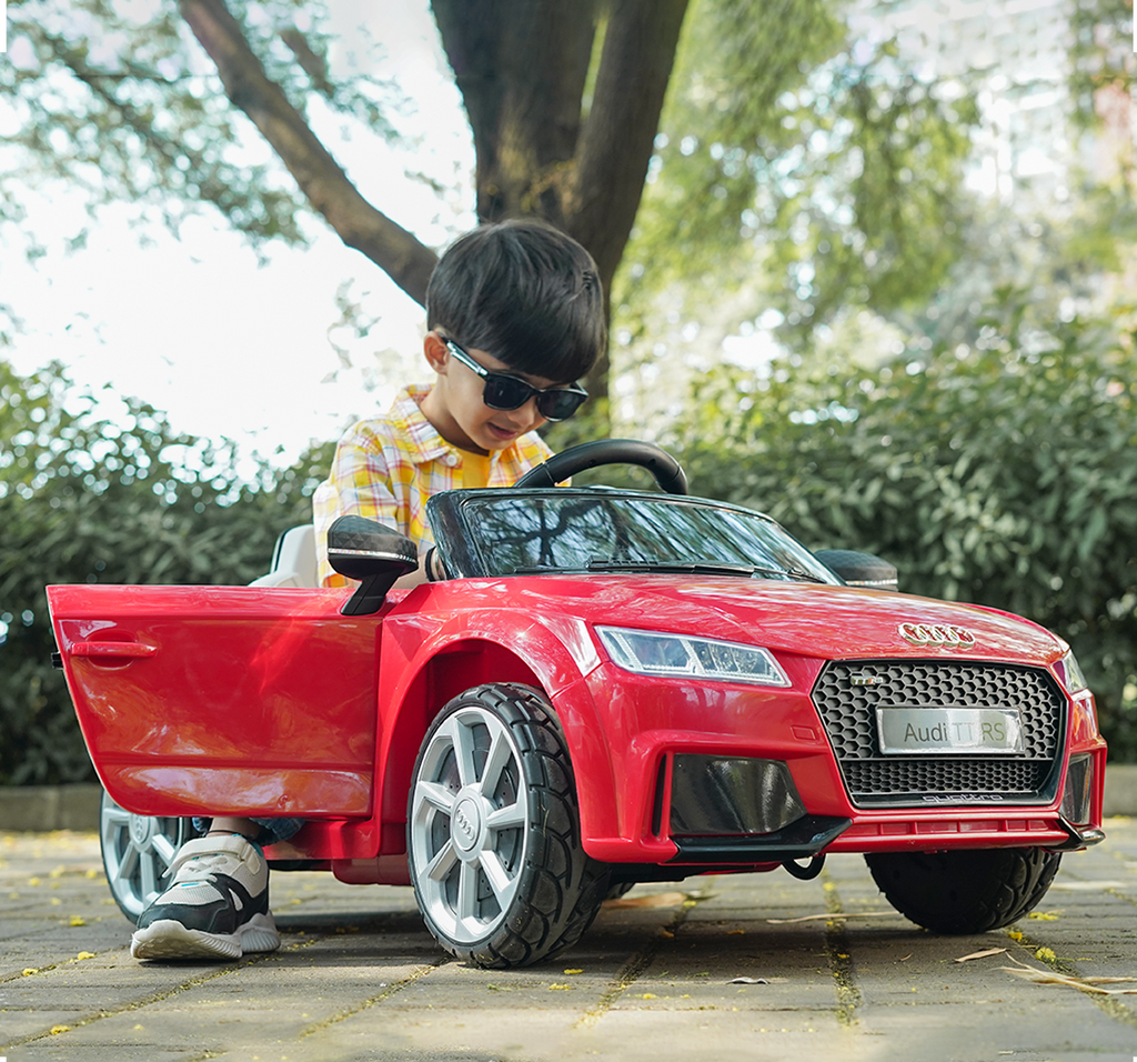 E MOTORAD Audi TTRS Toy Car (Red) Ride on Car