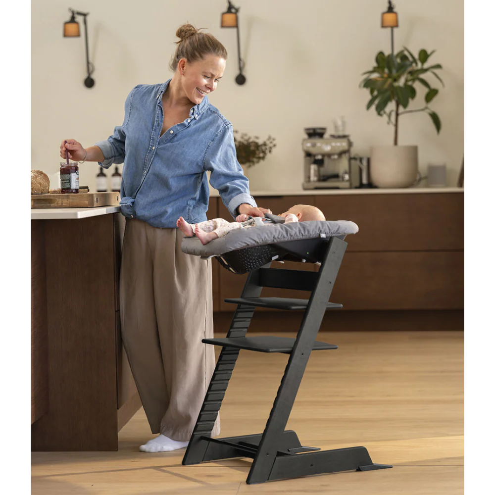 Stokke Tripp Trapp Newborn Set – Converts Tripp Trapp Chair into Infant Highchair from Birth, 5-Point Safety Harness with Soft Shoulder Pads, Angle Adjustable with One-Hand Trigger, Suitable for Newborns up to 9 kg-Anthracite