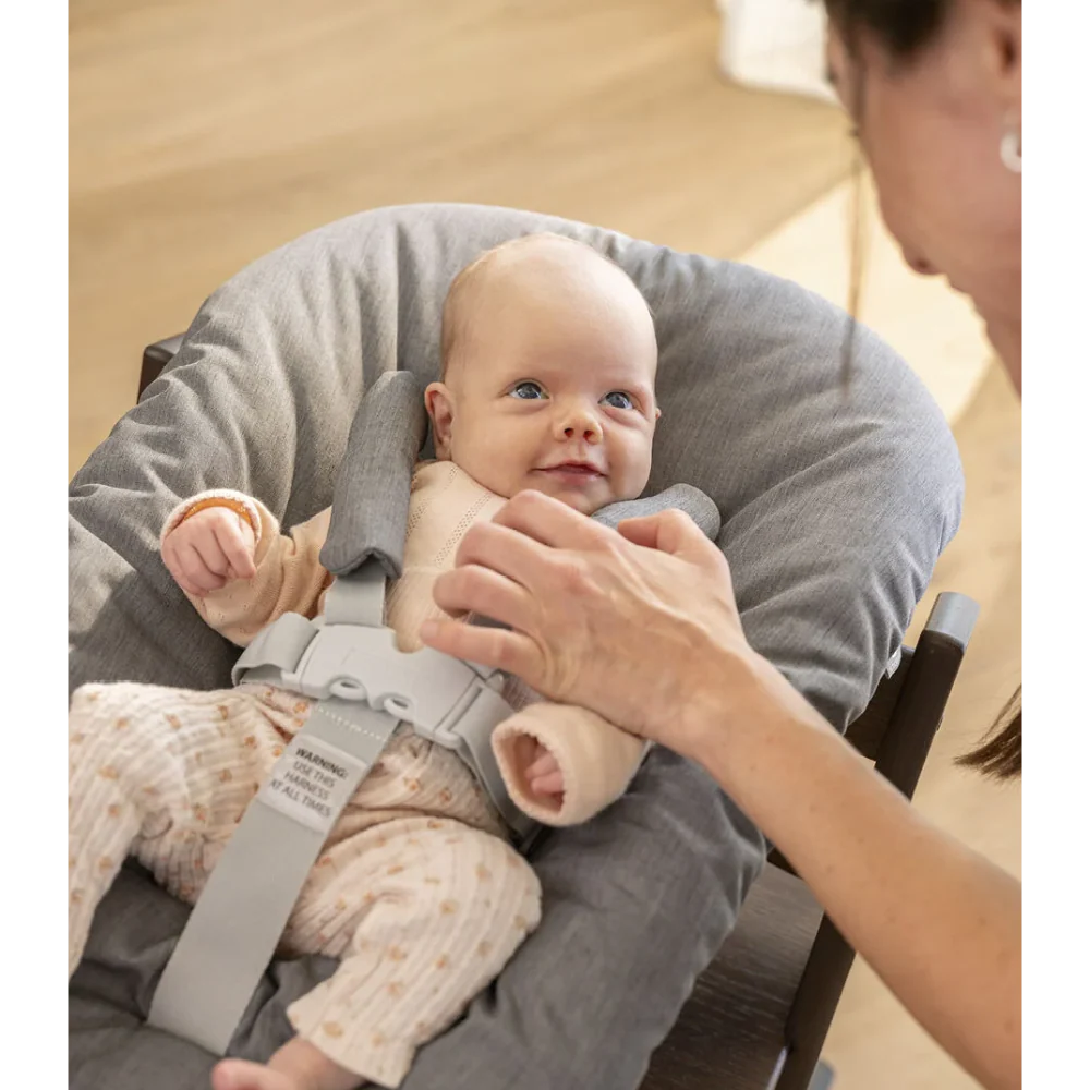 Stokke Tripp Trapp Newborn Set – Converts Tripp Trapp Chair into Infant Highchair from Birth, 5-Point Safety Harness with Soft Shoulder Pads, Angle Adjustable with One-Hand Trigger, Suitable for Newborns up to 9 kg-Anthracite