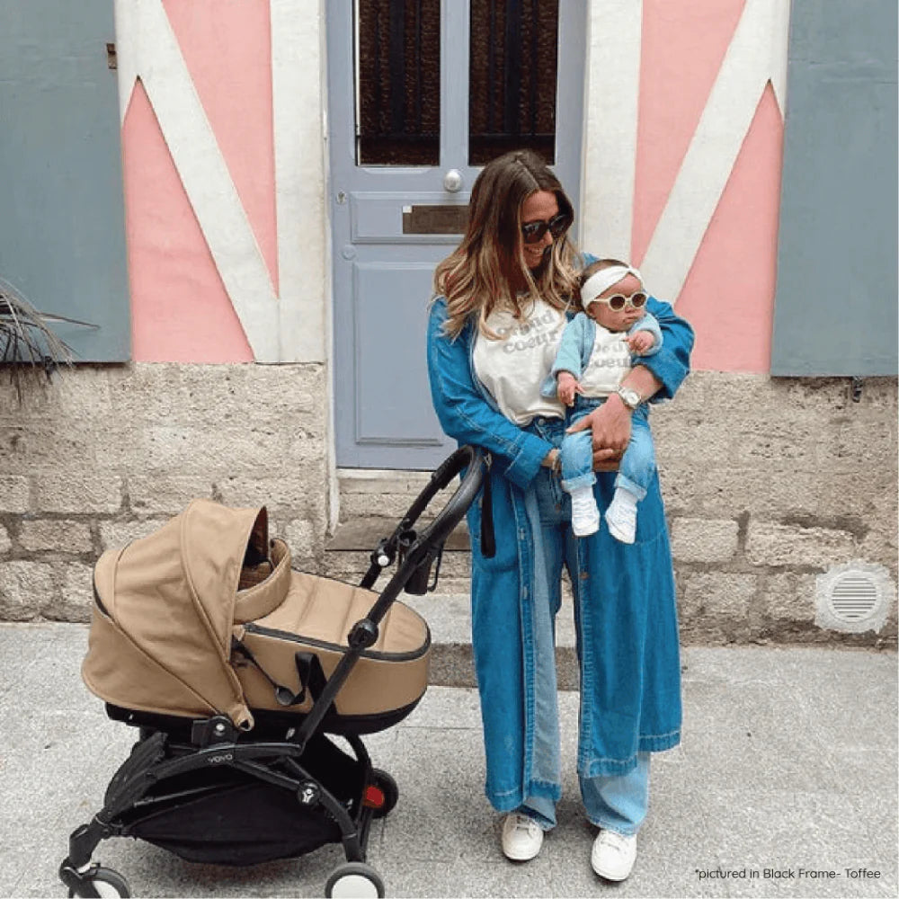 Stokke YOYO³ Complete Stroller Combo With Bassinet – Black Frame, Newborn Bassinet & 6 Months+ Color Pack – Flat Recline & Detatchable Bassinet & Comfortable Padded Seat, Foldable, Lightweight, Travel-Ready, Stroller for Baby from Newborn to 4 Years-black